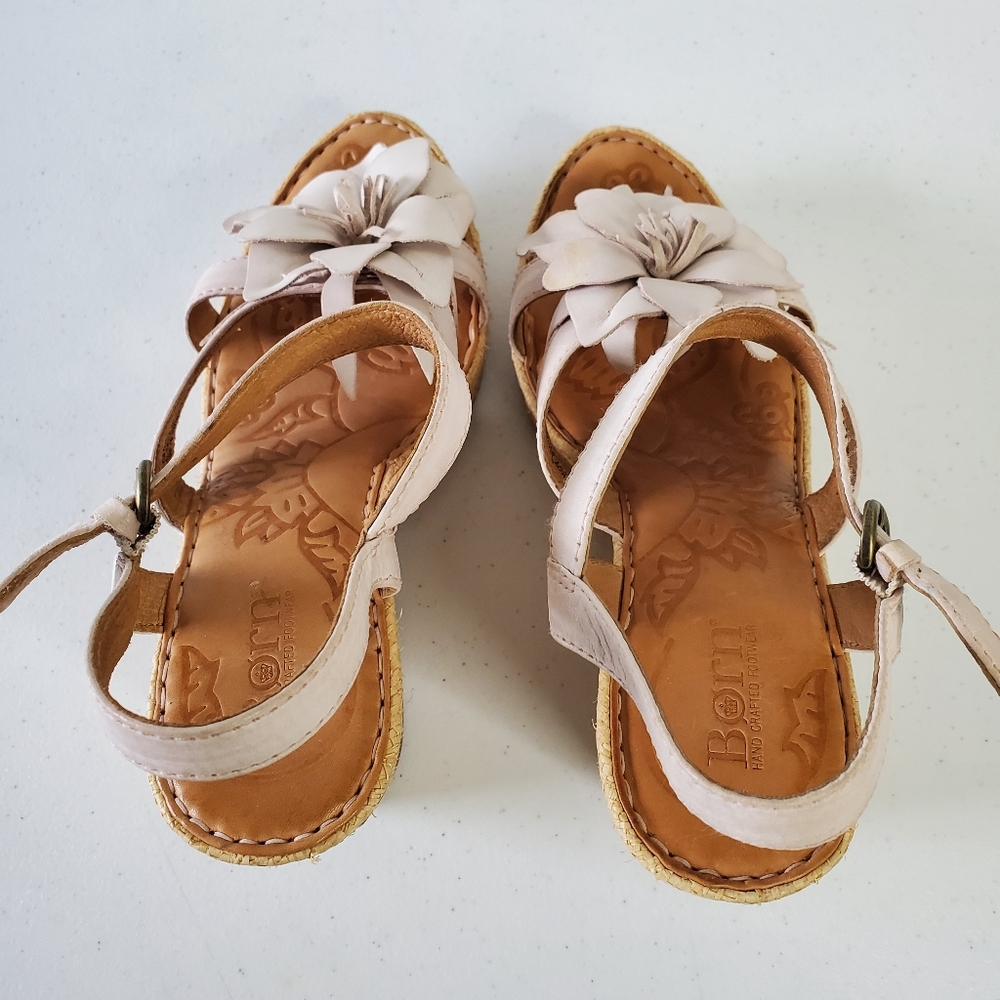 Born Lovina Floral Wedge Sandal Size 9 Cream Leather Raffia Platform Shoes - Picture 4 of 15